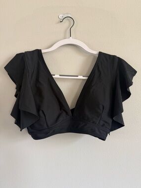 Black Ruffle Sleeve V-Neck Crop Top